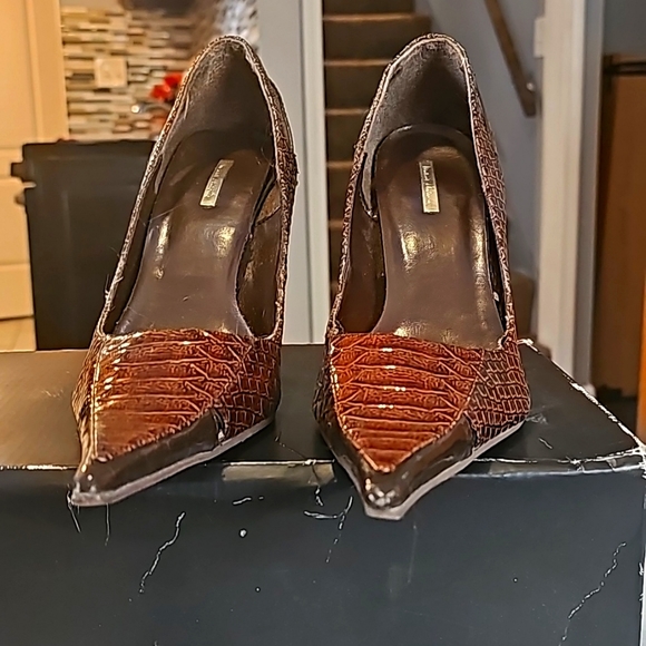 Michael Antonio Designer Shoes, Sz 8.5, Brown Patent Leather, Pointy Toe, 4" Hee - Picture 10 of 12